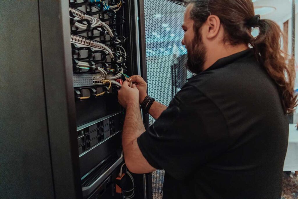 It-Rack-service-latam